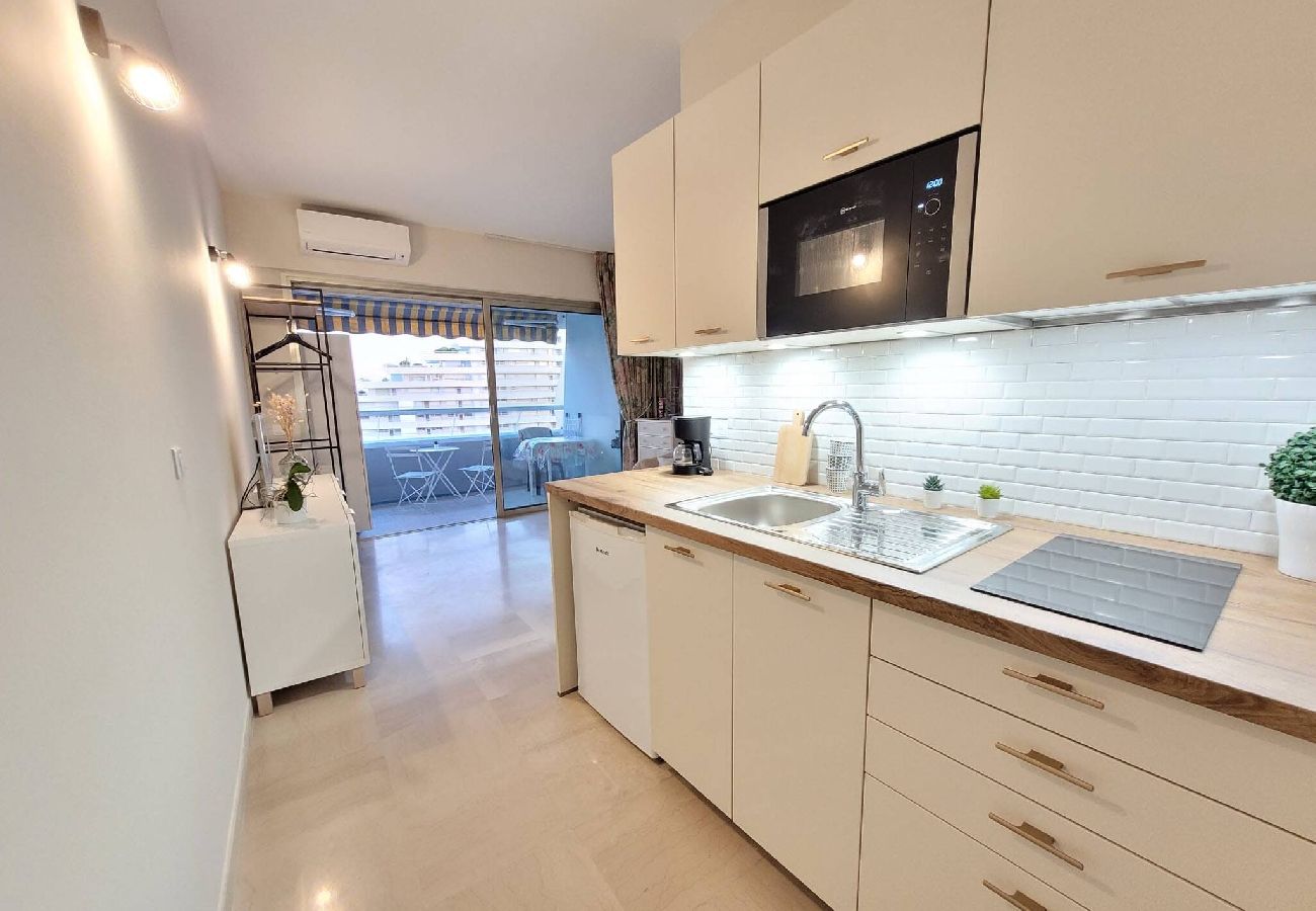 Studio à Villeneuve-Loubet - Charmant studio Marina baie des Anges 
