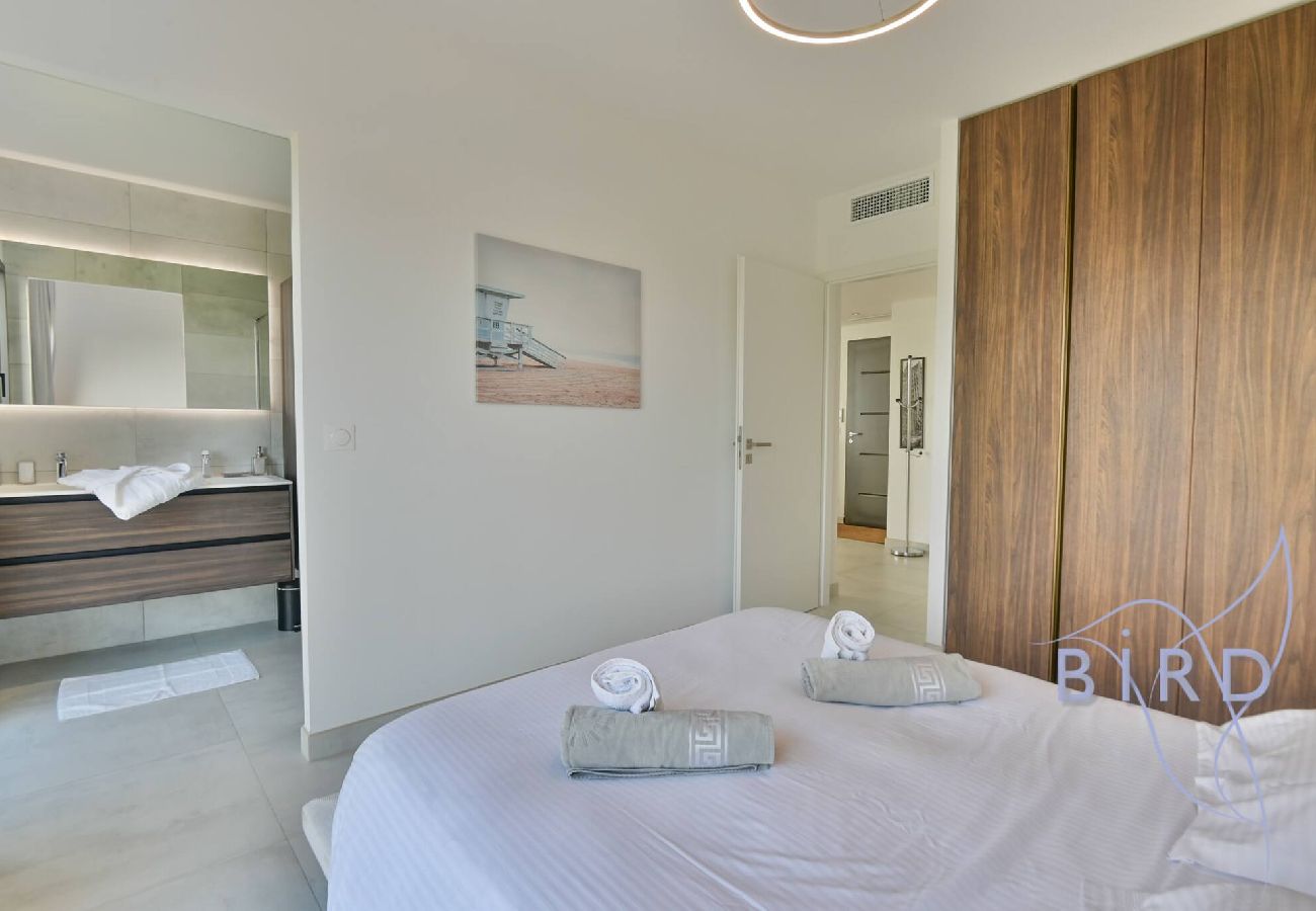 Villa à Cagnes-sur-Mer - Villa Contemporaine piscine Vue mer 