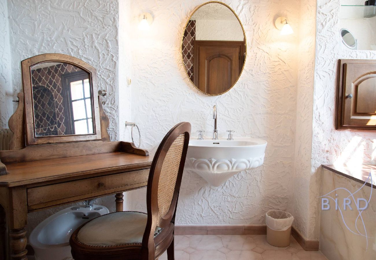 Appartement à Cannes - Appart Villa Atypique Vue Mer et priscine 