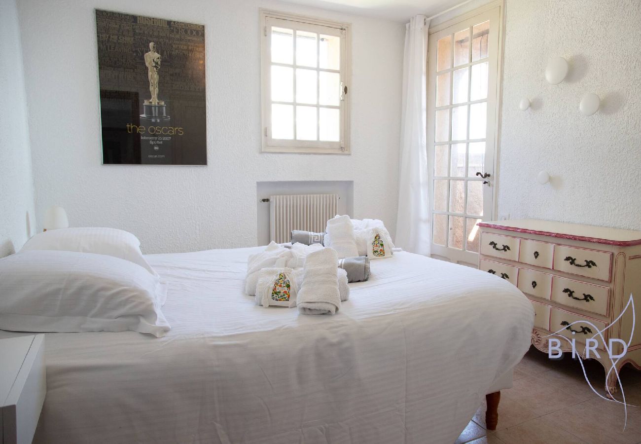 Appartement à Cannes - Appart Villa Atypique Vue Mer et priscine 