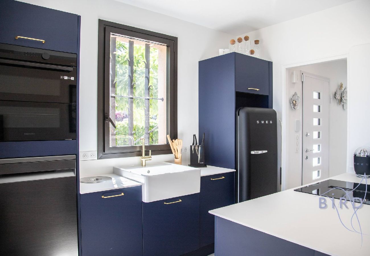Villa à Théoule-sur-Mer - Somptueuse Villa vue mer et sa dépendance rénovées 