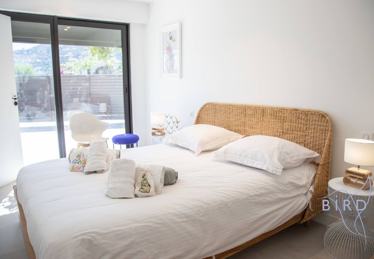 Villa à Théoule-sur-Mer - Somptueuse Villa vue mer et sa dépendance rénovées 