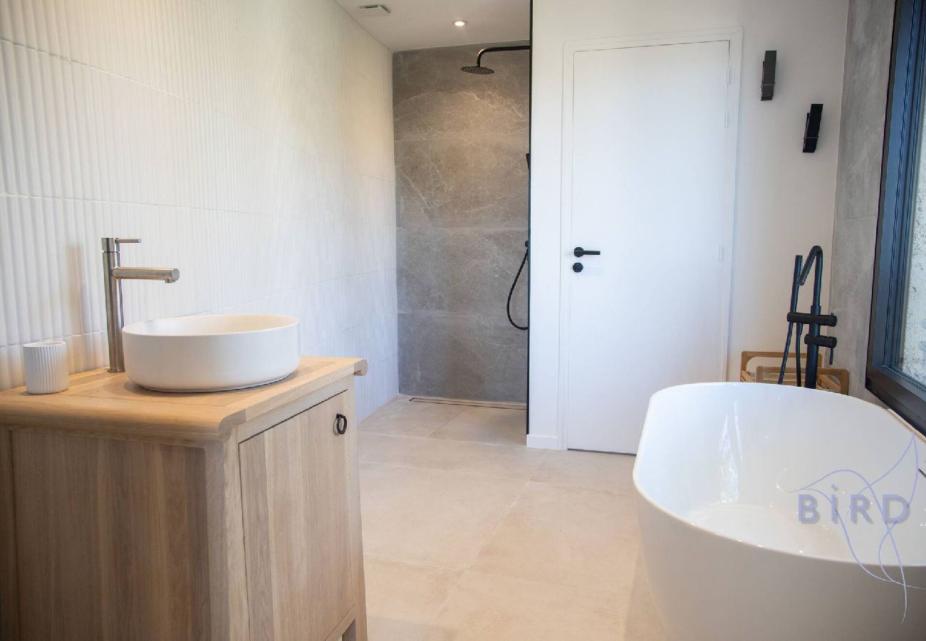 Villa à Théoule-sur-Mer - Somptueuse Villa vue mer et sa dépendance rénovées 