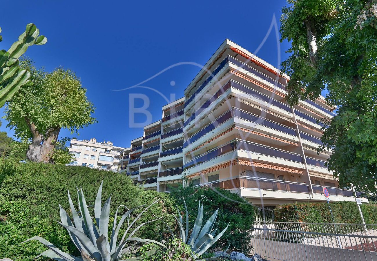 Appartement à Cannes - Vue Mer et Esterel à coté de la plage 