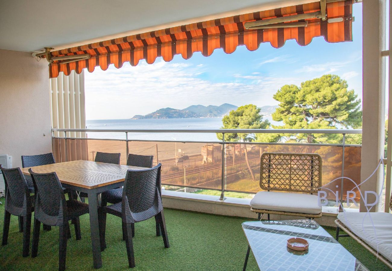 Appartement à Cannes - Vue Mer et Esterel à coté de la plage 