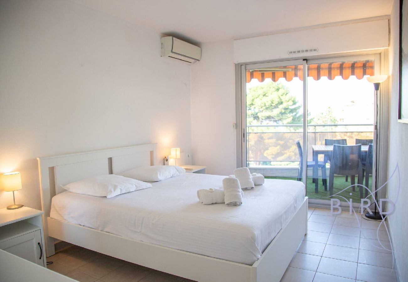 Appartement à Cannes - Vue Mer et Esterel à coté de la plage 