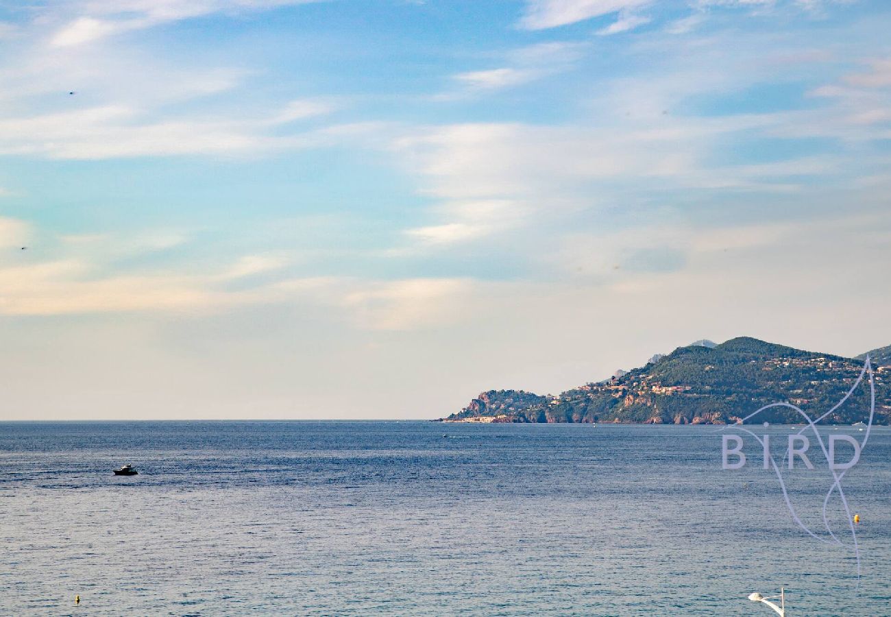 Appartement à Cannes - Vue Mer et Esterel à coté de la plage 