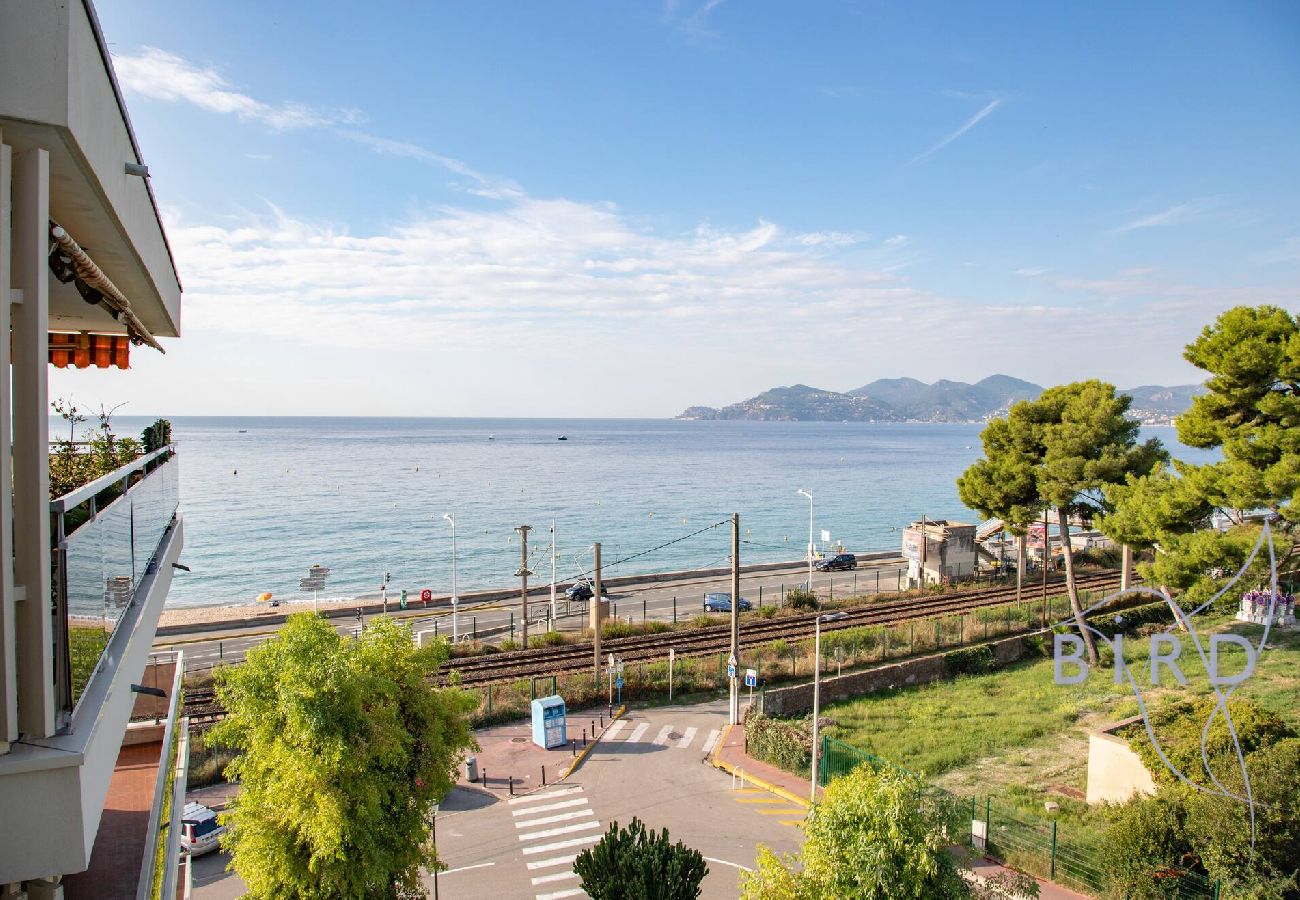 Appartement à Cannes - Vue Mer et Esterel à coté de la plage 
