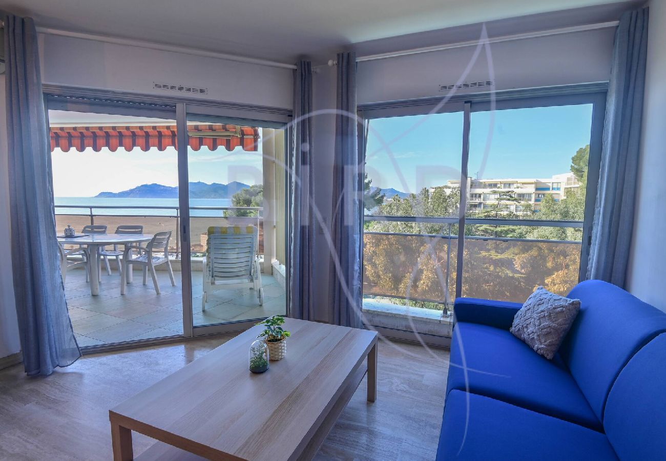 Appartement à Cannes - Vue Mer et Esterel à coté de la plage 
