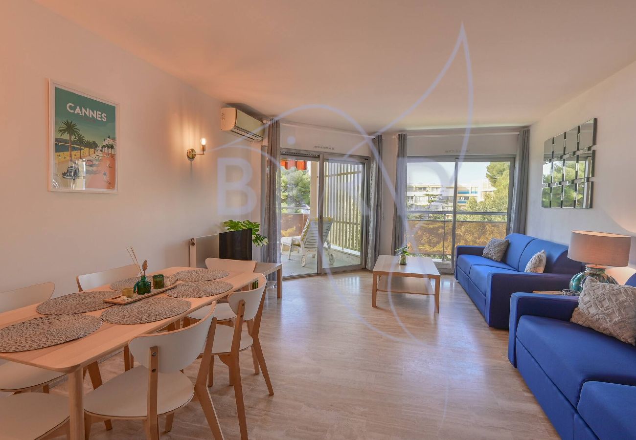 Appartement à Cannes - Vue Mer et Esterel à coté de la plage 