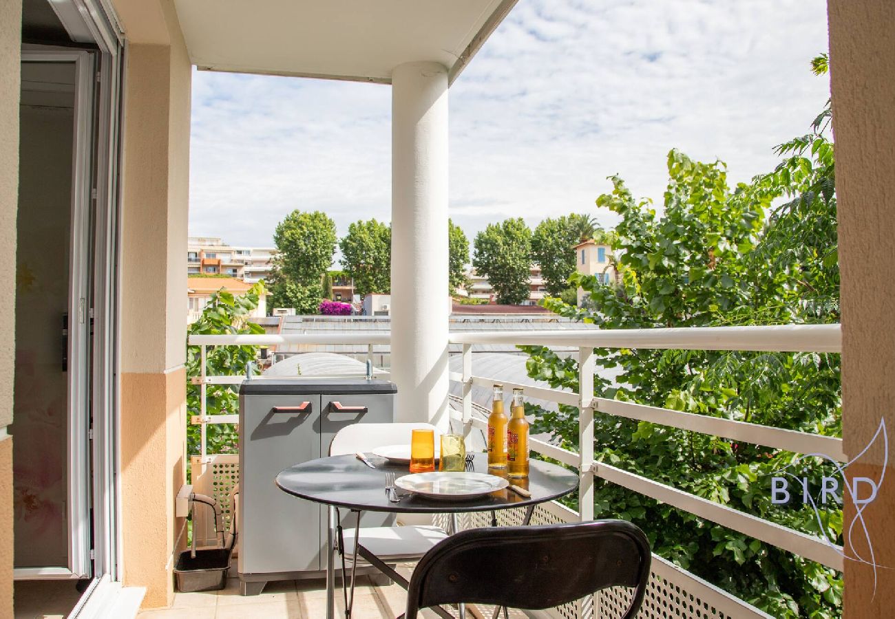 Appartement à Cagnes-sur-Mer - T2 plage à 5min piscine et clim 
