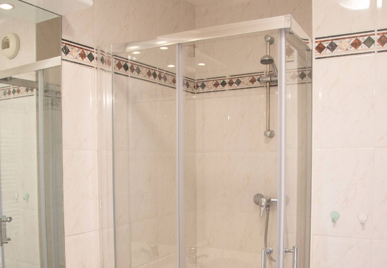 Appartement à Cagnes-sur-Mer - T2 plage à 5min piscine et clim 