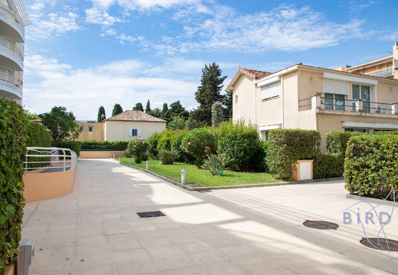 Appartement à Cagnes-sur-Mer - T2 plage à 5min piscine et clim 