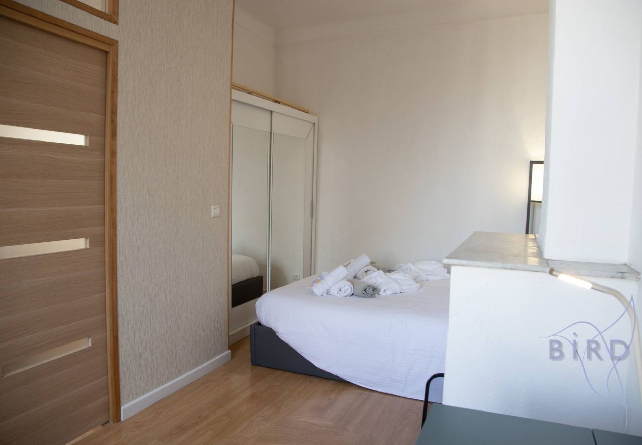 Appartement à Antibes - Bel appartement sur la Place Nationale Antibes 