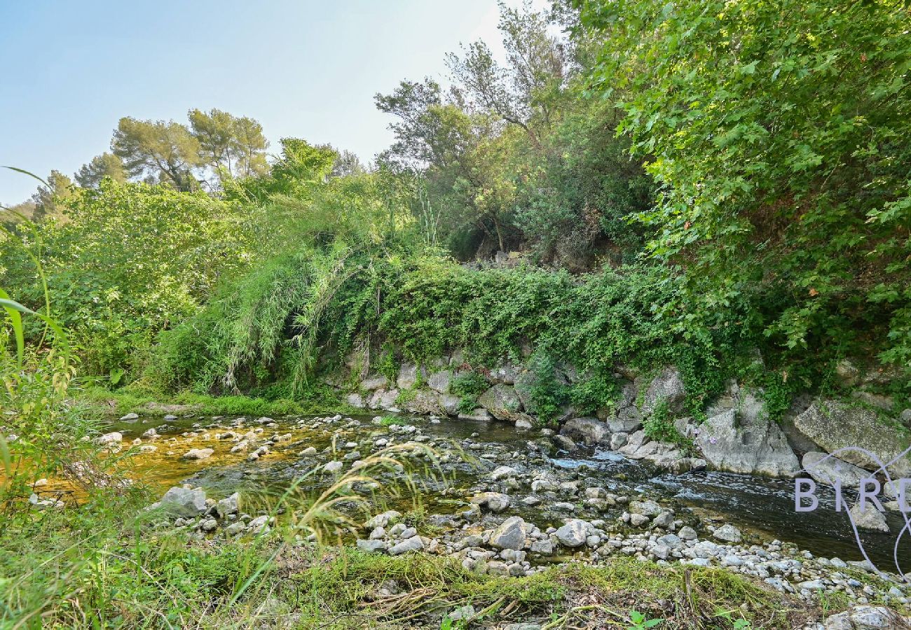 Villa à Pégomas - Belle contemporaine 200m piscine bord rivière 