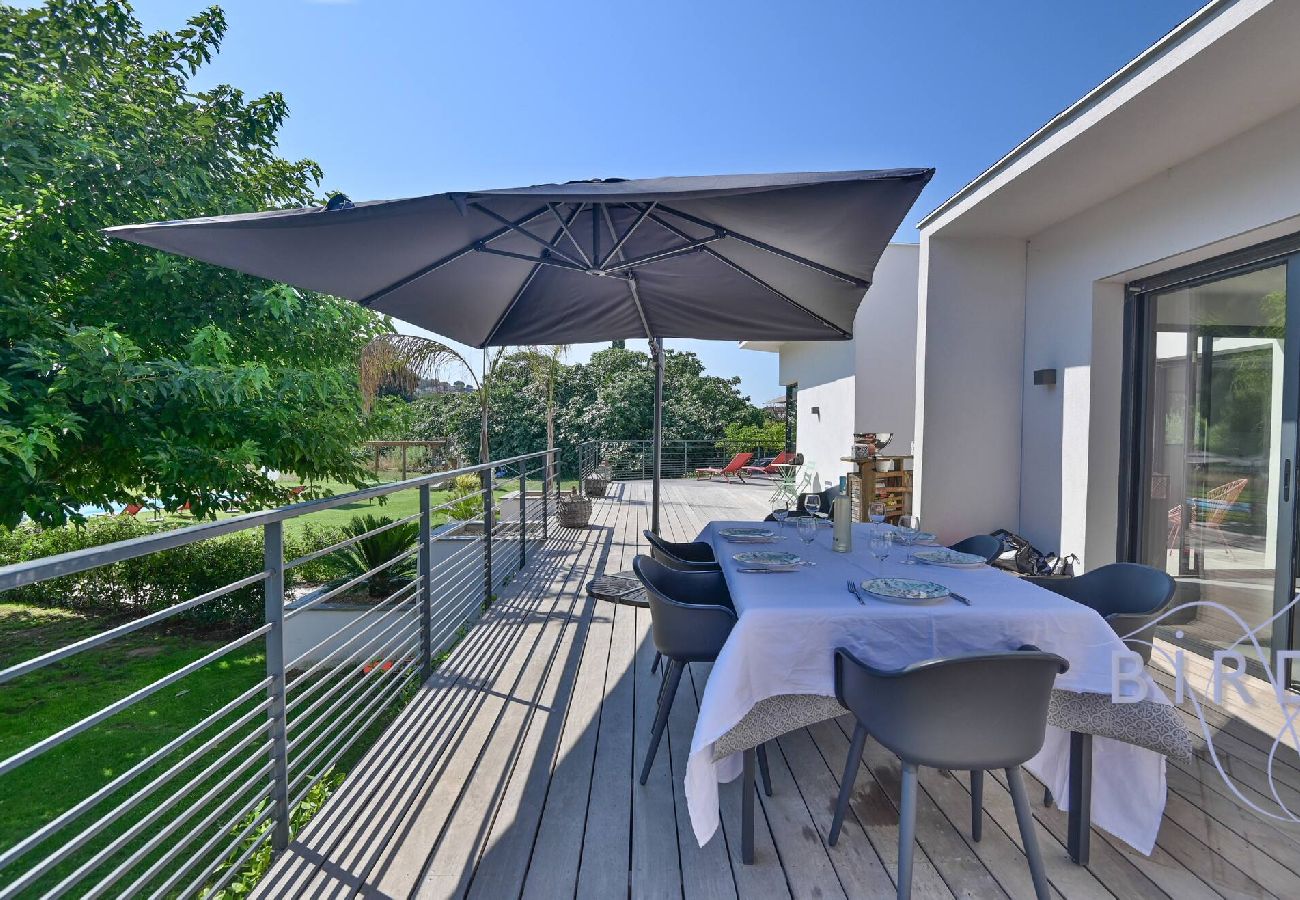 Villa à Pégomas - Belle contemporaine 200m piscine bord rivière 