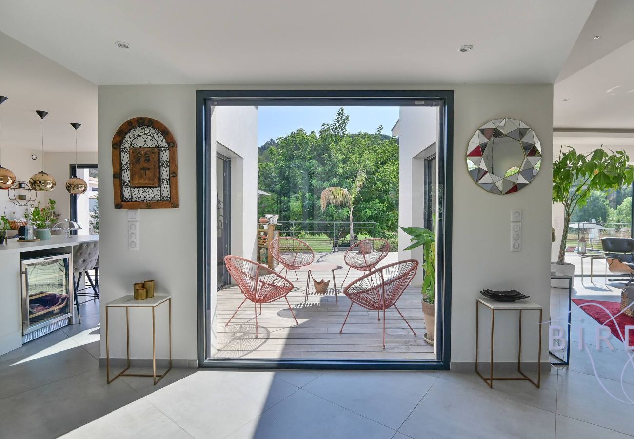 Villa à Pégomas - Belle contemporaine 200m piscine bord rivière 