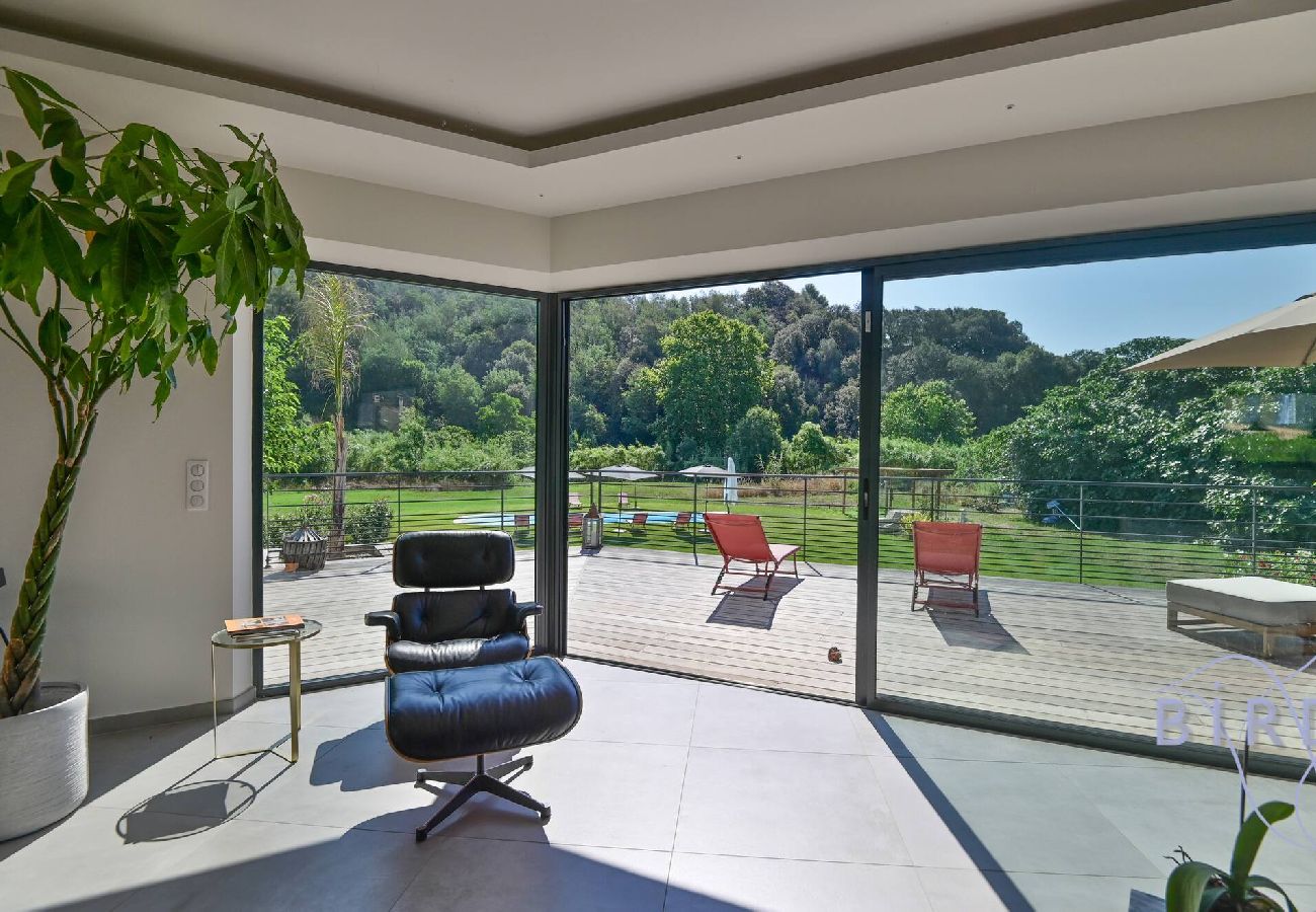 Villa à Pégomas - Belle contemporaine 200m piscine bord rivière 