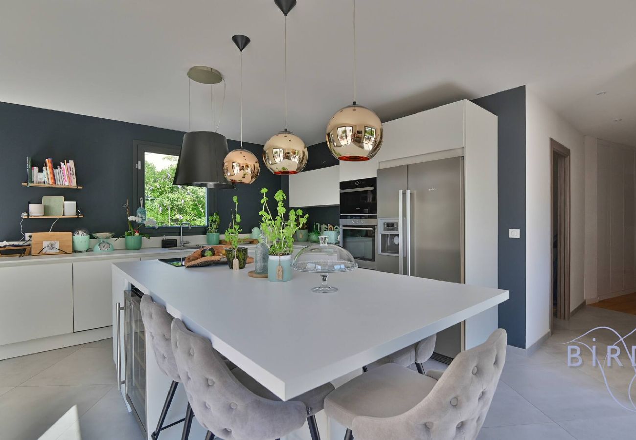 Villa à Pégomas - Belle contemporaine 200m piscine bord rivière 