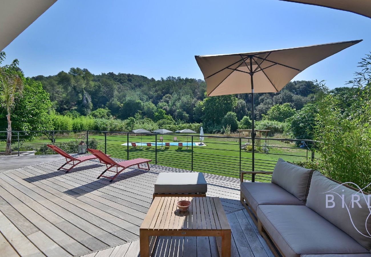 Villa à Pégomas - Belle contemporaine 200m piscine bord rivière 