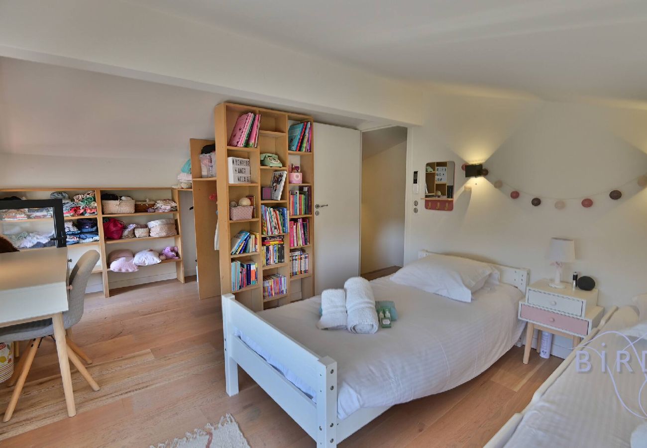 Villa à Pégomas - Belle contemporaine 200m piscine bord rivière 