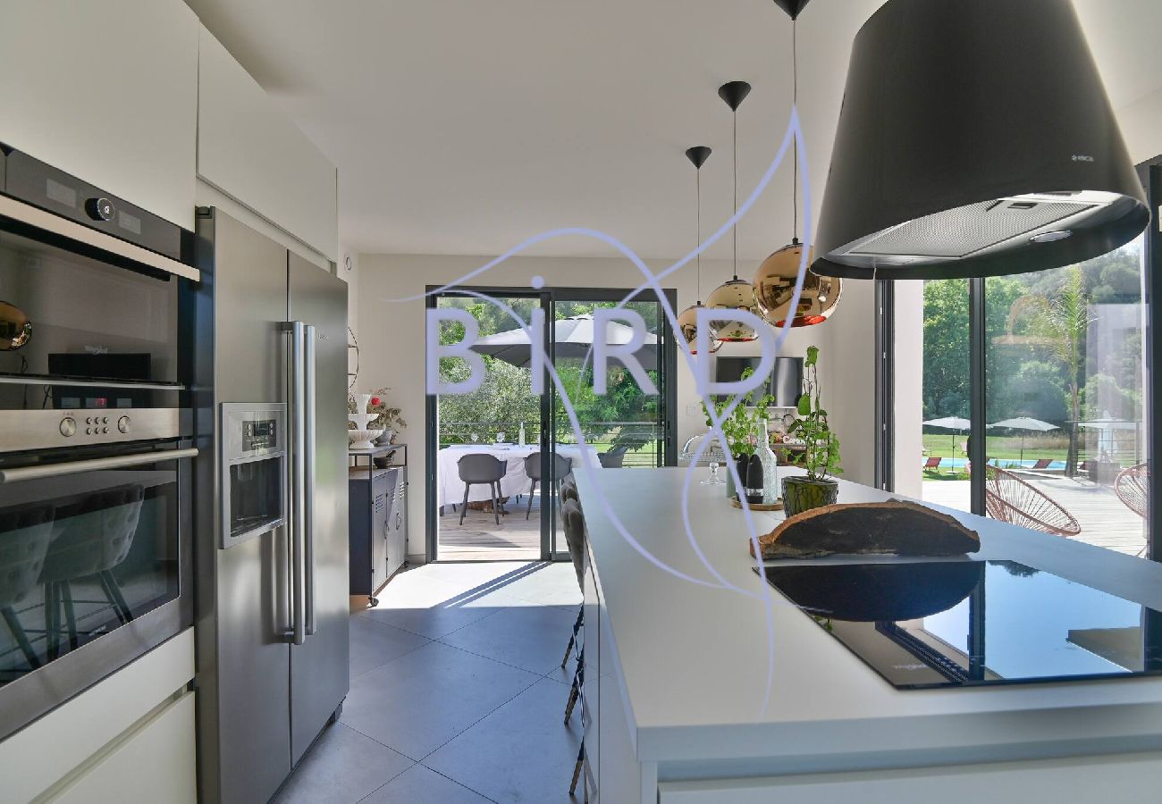 Villa à Pégomas - Belle contemporaine 200m piscine bord rivière 
