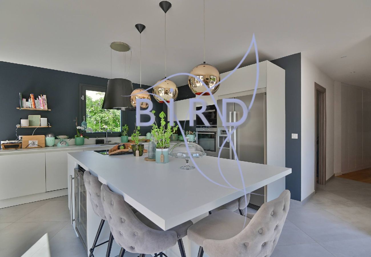 Villa à Pégomas - Belle contemporaine 200m piscine bord rivière 