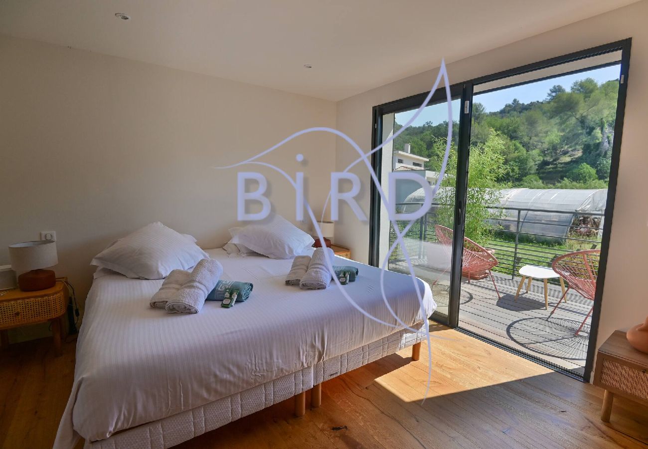 Villa à Pégomas - Belle contemporaine 200m piscine bord rivière 