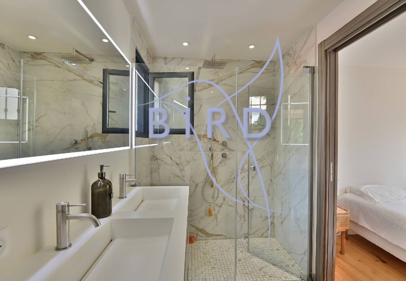 Villa à Pégomas - Belle contemporaine 200m piscine bord rivière 