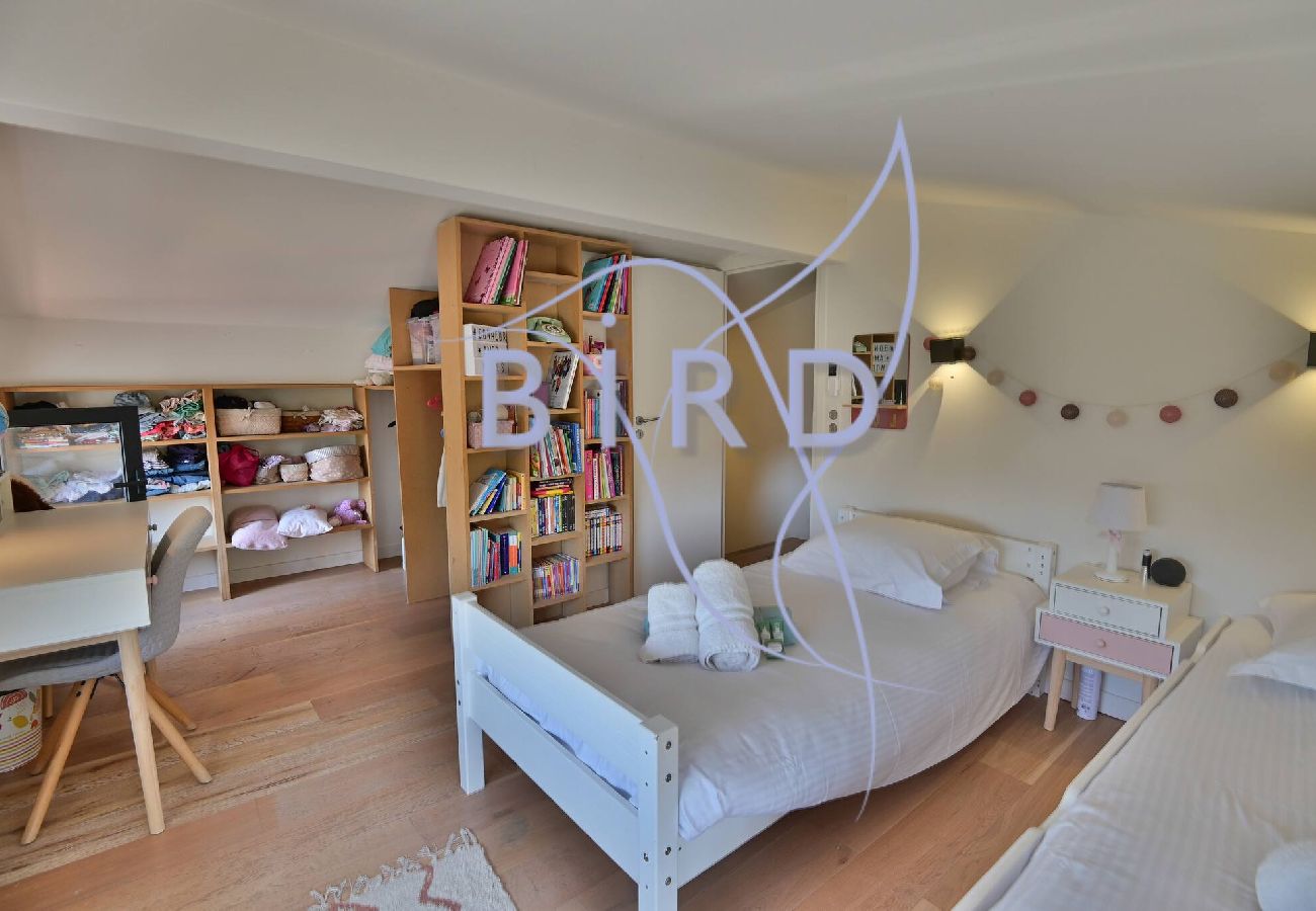 Villa à Pégomas - Belle contemporaine 200m piscine bord rivière 