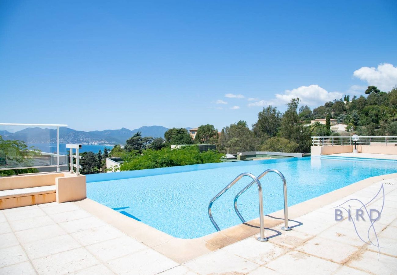 Appartement à Cannes - Luxueux appartement Cannes Vue Mer et Piscine A 