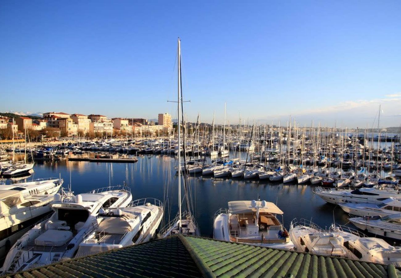 Appartement à Vallauris - Idéal sans voiture - Au cœur de golfe Juan 