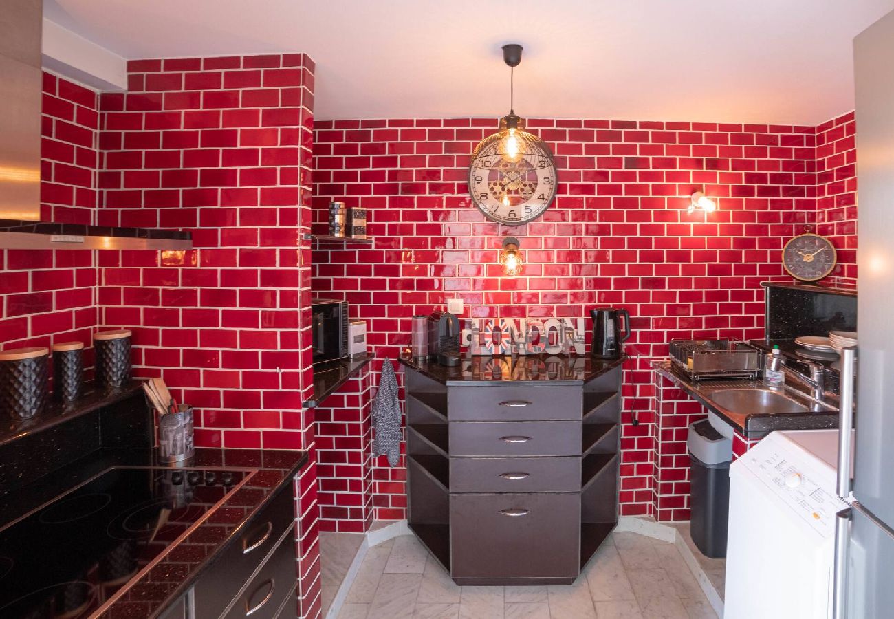 Appartement à Cannes - Rue d'Antibes Lumineux 2 P terrasse 