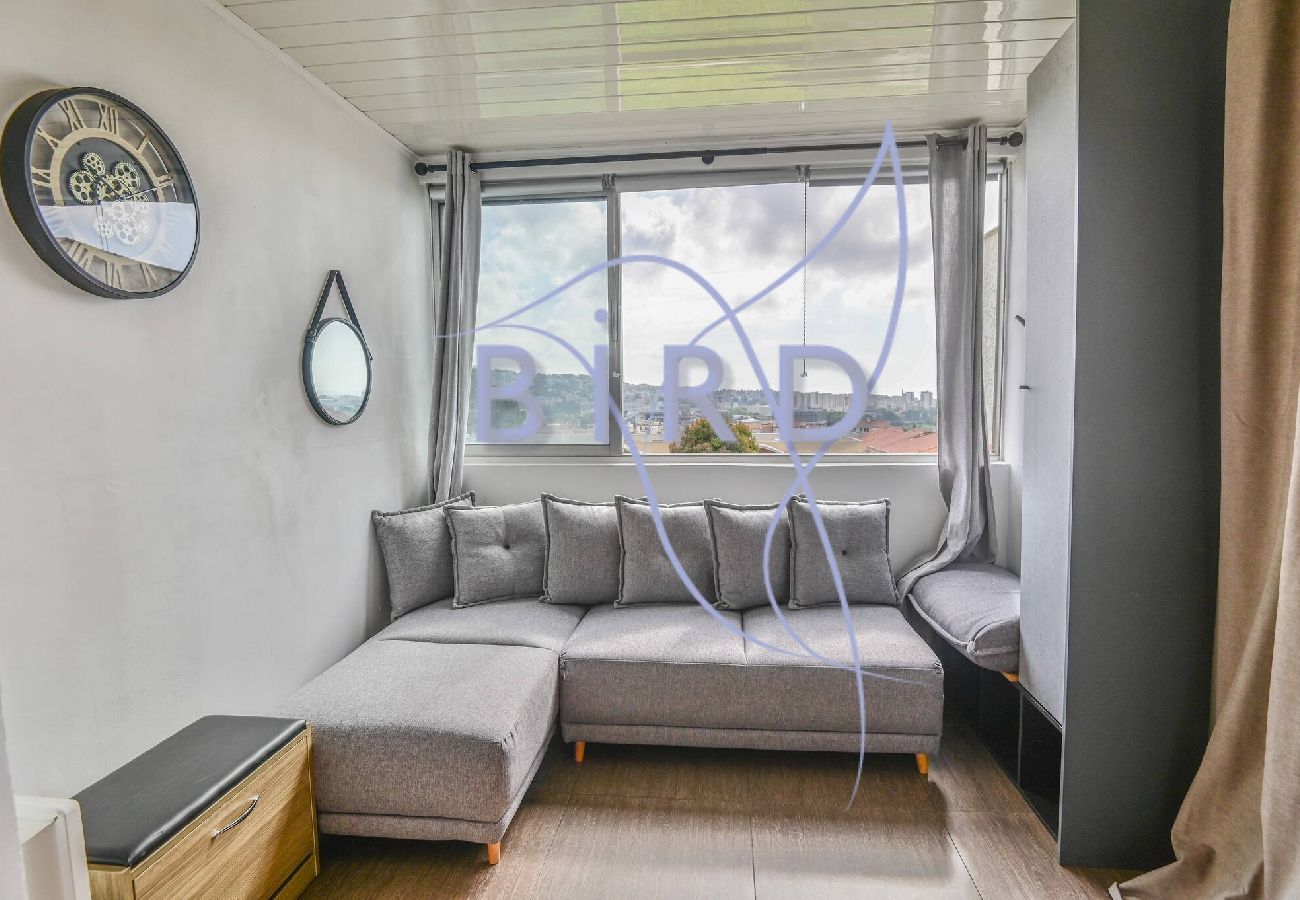 Studio à Saint-Laurent-du-Var - Grand studio avec piscine et vue dégagée 