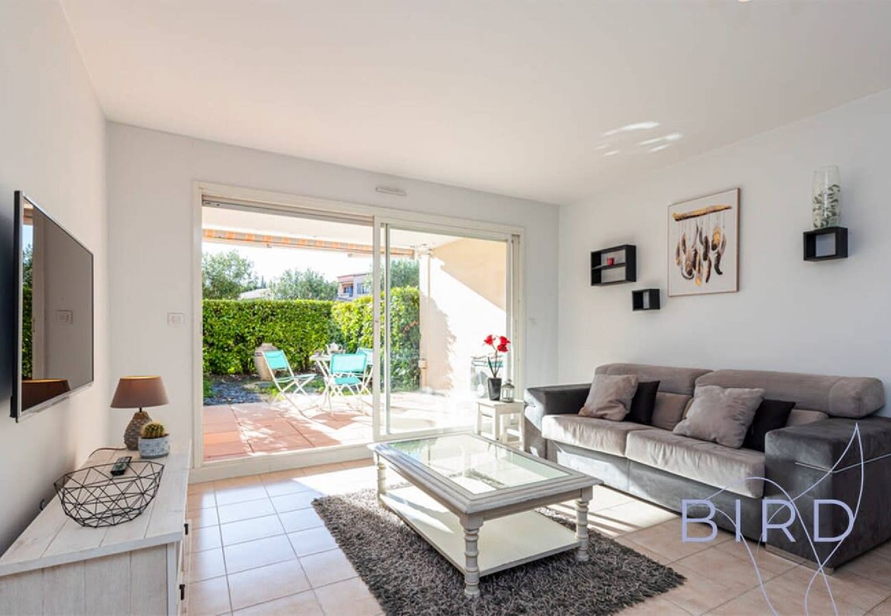 Appartement à Antibes - Spacieux T3 Piscine et Parking 