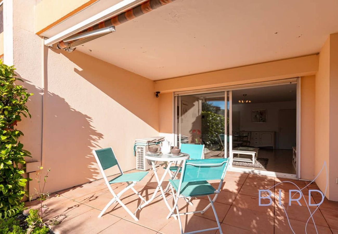 Appartement à Antibes - Spacieux T3 Piscine et Parking 
