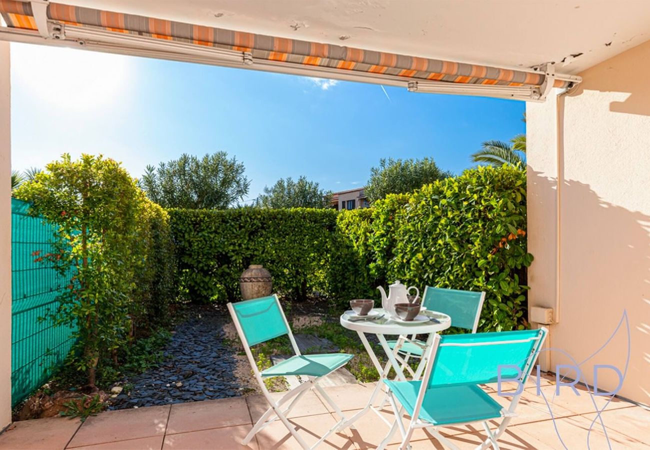 Appartement à Antibes - Spacieux T3 Piscine et Parking 