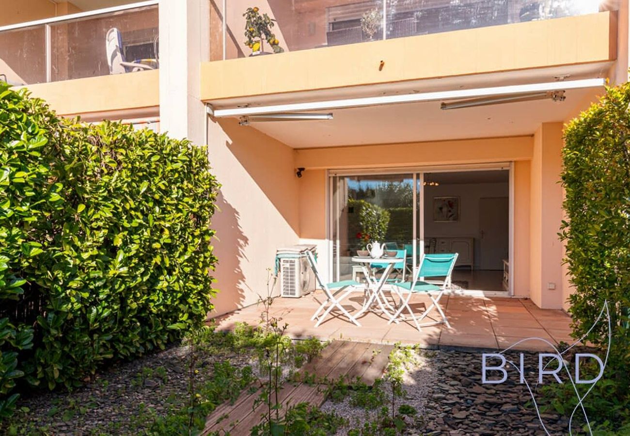 Appartement à Antibes - Spacieux T3 Piscine et Parking 