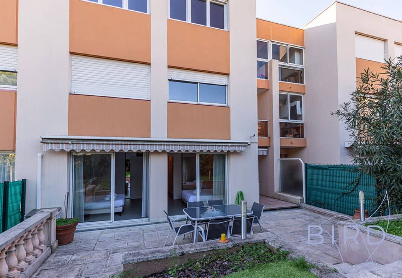 Appartement à Antibes - Spacieux T3 Piscine et Parking 
