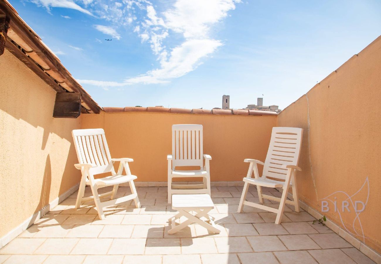 Appartement à Antibes - Grand duplex au coeur du Viel Antibes 