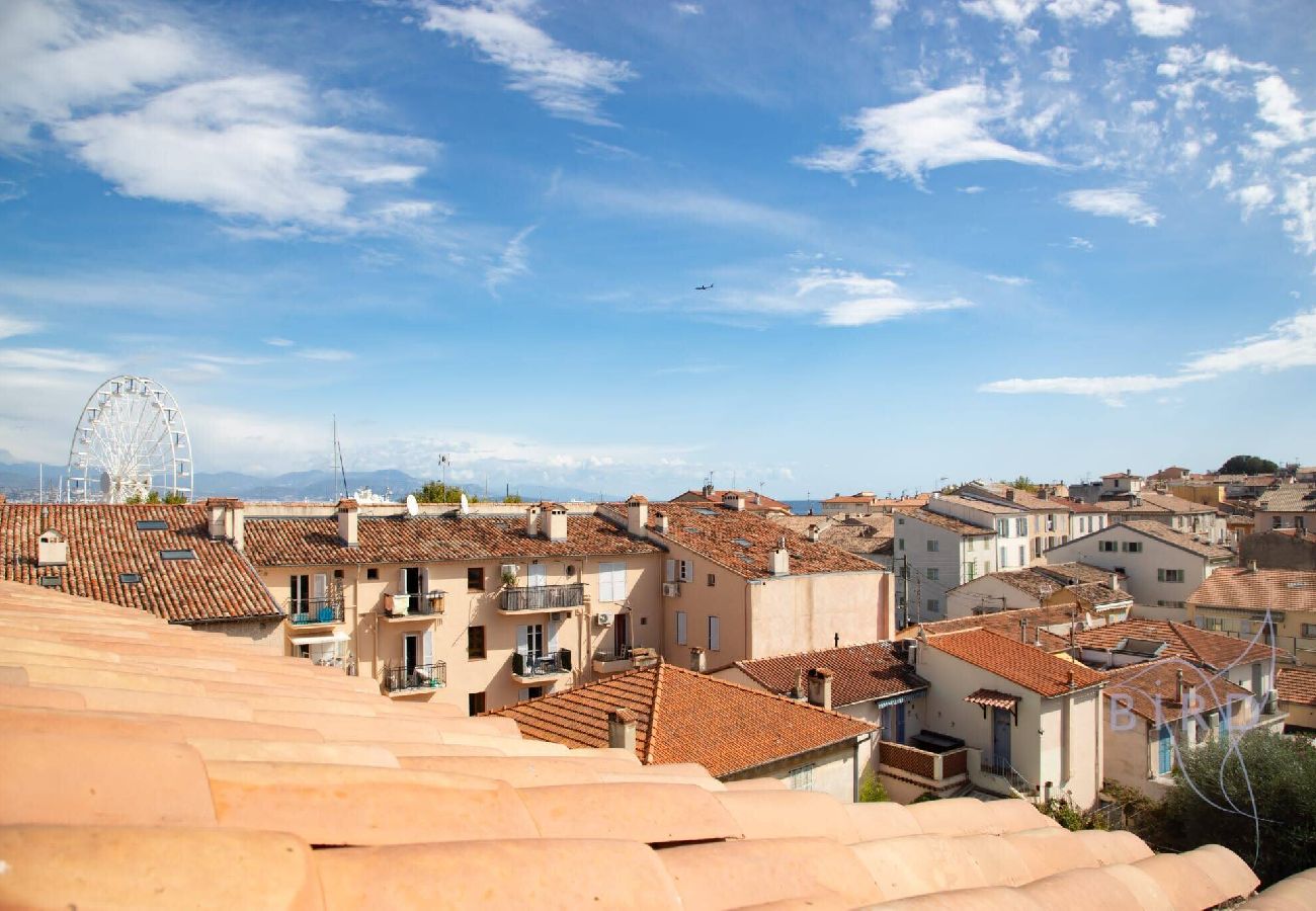 Appartement à Antibes - Grand duplex au coeur du Viel Antibes 
