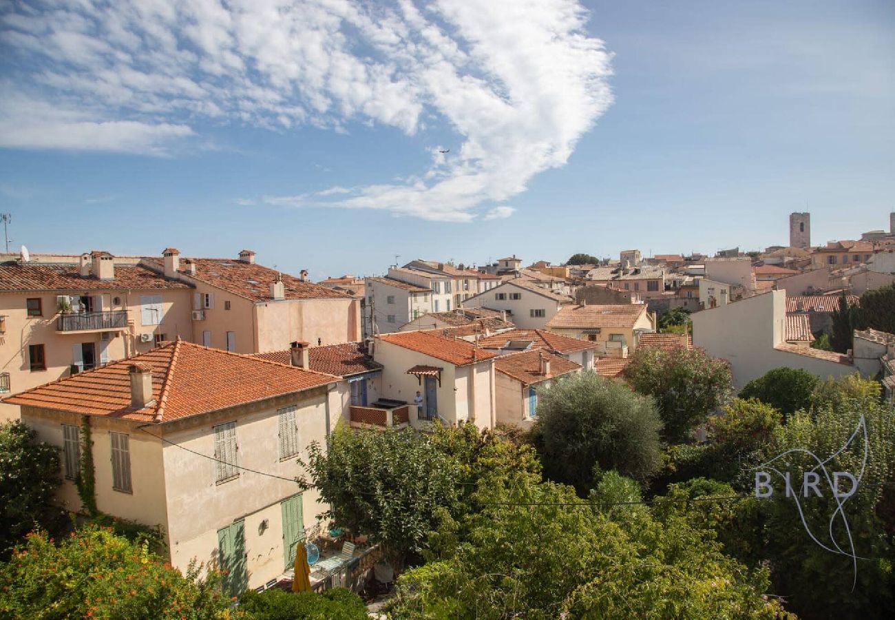 Appartement à Antibes - Grand duplex au coeur du Viel Antibes 