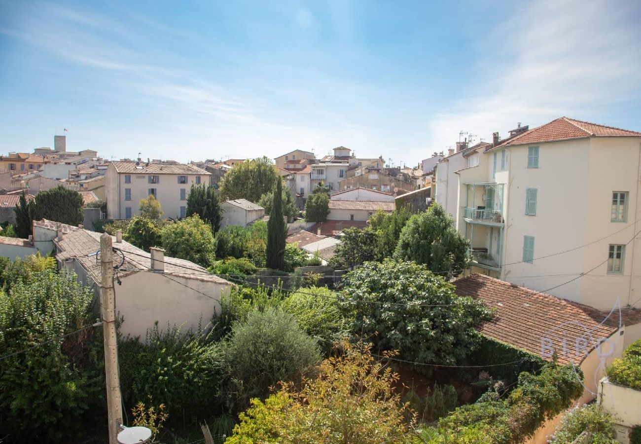 Appartement à Antibes - Grand duplex au coeur du Viel Antibes 