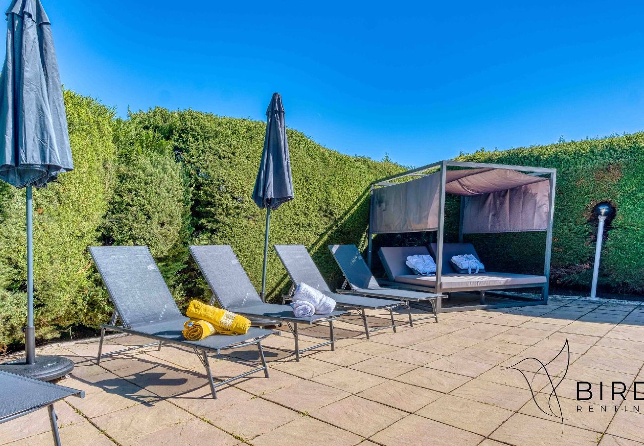 Maison à Biot - Bien-Être Assuré avec piscine et sauna 