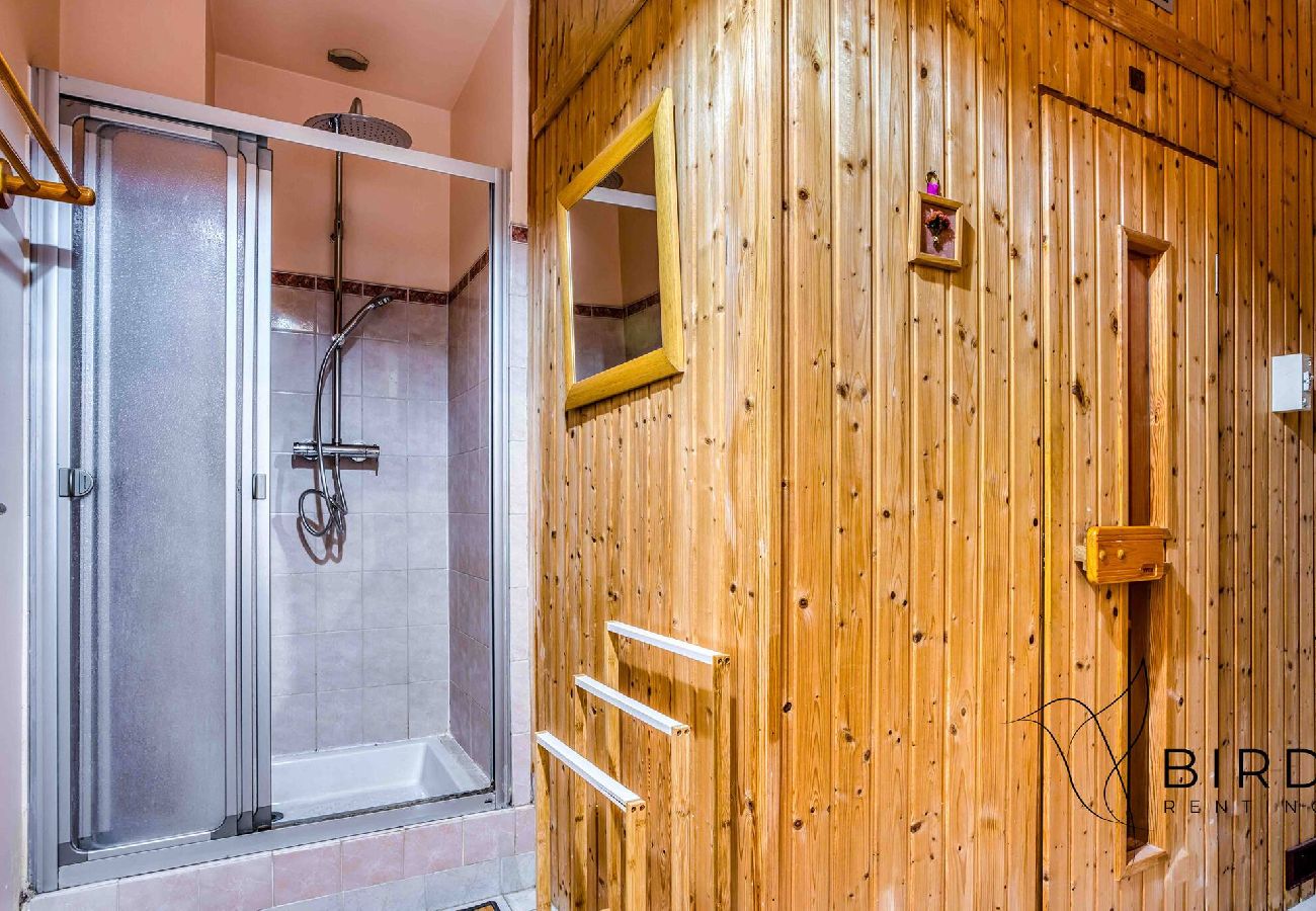 Maison à Biot - Bien-Être Assuré avec piscine et sauna 