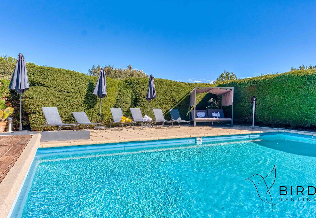 Maison à Biot - Bien-Être Assuré avec piscine et sauna 
