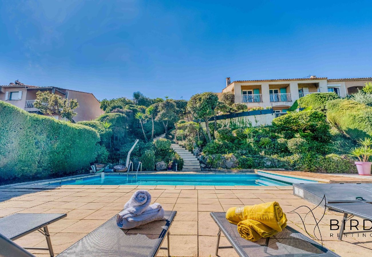 Maison à Biot - Bien-Être Assuré avec piscine et sauna 