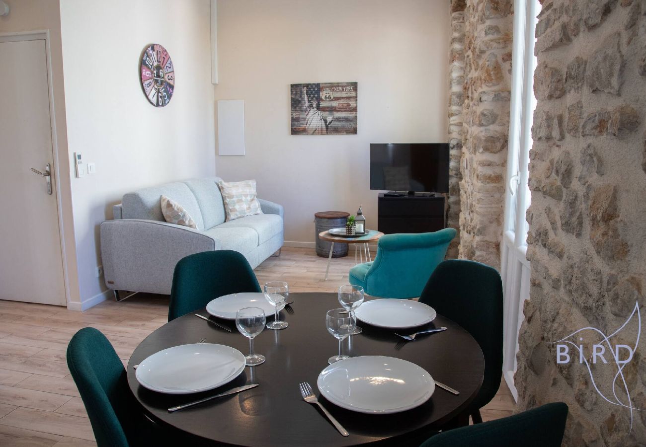 Appartement à Antibes - Charmant T2 lumineux au cœur du Vieil Antibes – Place Nationale
