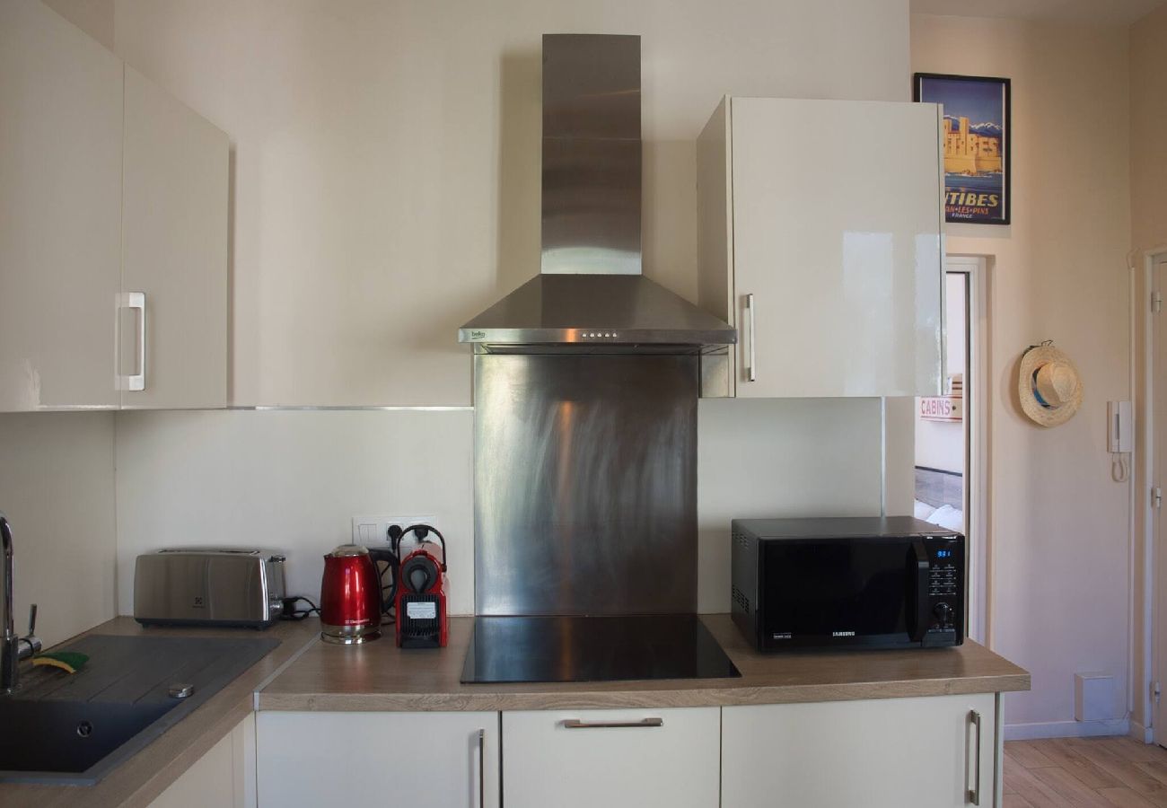 Appartement à Antibes - Charmant T2 lumineux au cœur du Vieil Antibes – Place Nationale