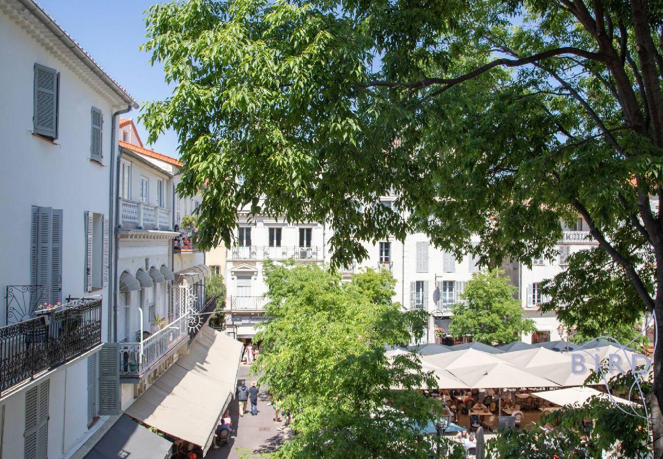 Appartement à Antibes - Charmant T2 lumineux au cœur du Vieil Antibes – Place Nationale